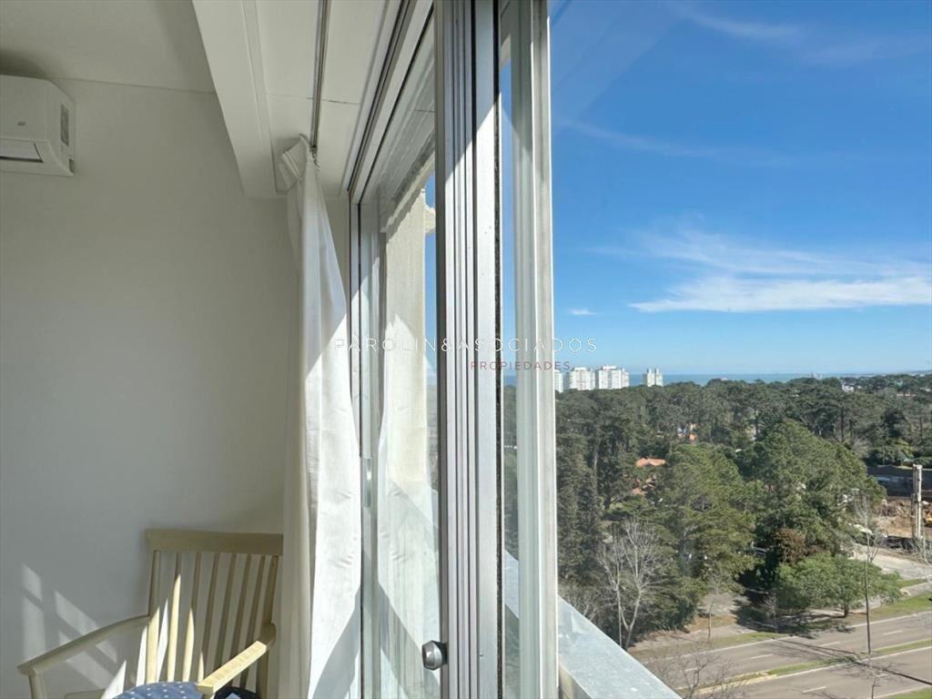 Apartamento en venta de 2 dormitorios en edificio Parquemar