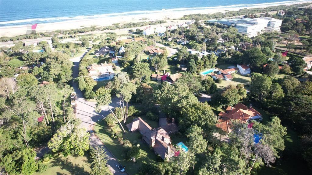 Hermosa mansiÃ³n en Golf de 6 dormitorios , Punta del Este