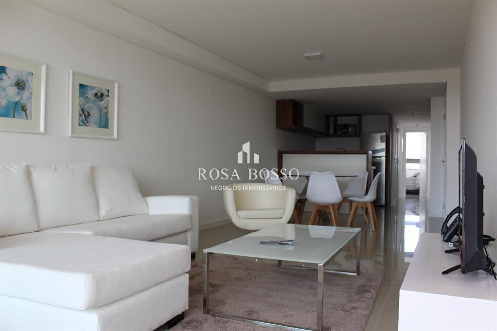 Apto 2 dorm, 2 baños y balcón
