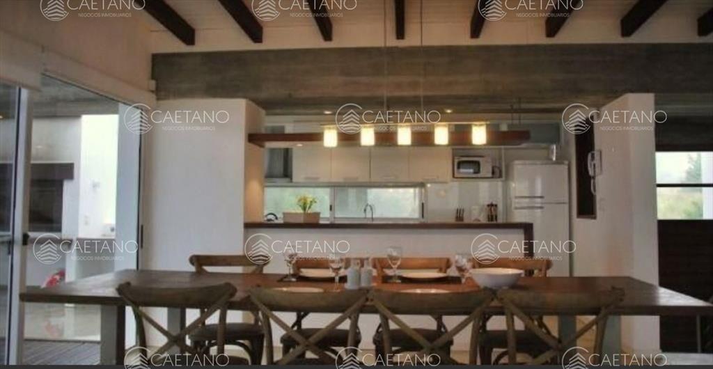 Casa en venta en El Chorro, Manantiales !