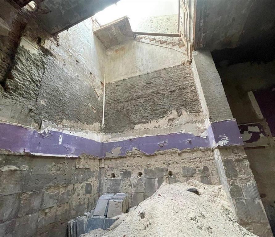 Venta de gran local comercial a reciclar Ciudad Vieja 2146m