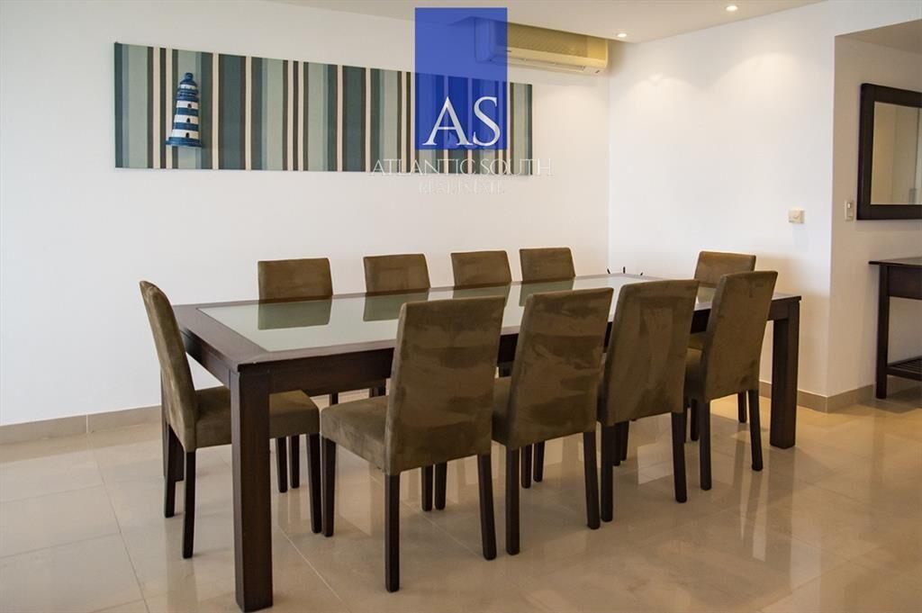 Apartamento frente a al mar Playa Brava en venta.