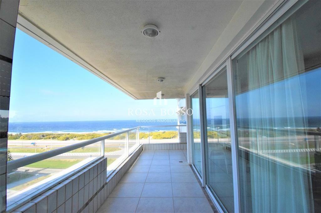 Apartamento en Brava, 3 dormitorios + 3 baños,
