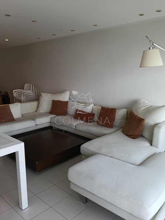 Apartamento en torre de categoria alquiler de