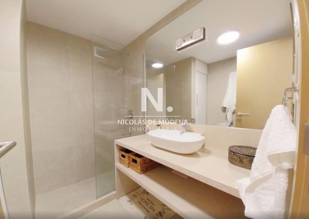 En venta exclusivo apartamento en Playa Brava, al