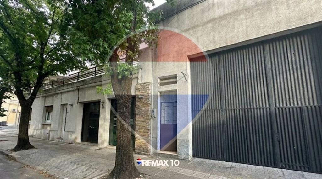 Gran salón con potencial comercial o logístico