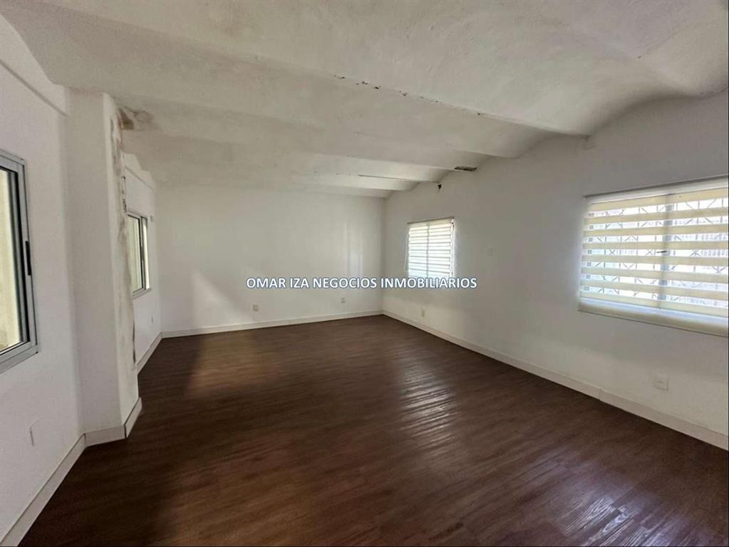 Alquiler local comercial, galpon deposito prox Palacio Legi