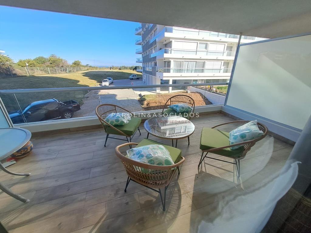 Apartamento en venta de 2 dormitorios en edificio