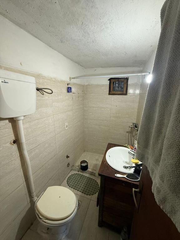 Cabaña de 2 dormitorios. Excelente construcción en Balneari