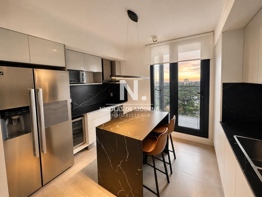 Vende apartamento de 3 dormitorios frente al mar