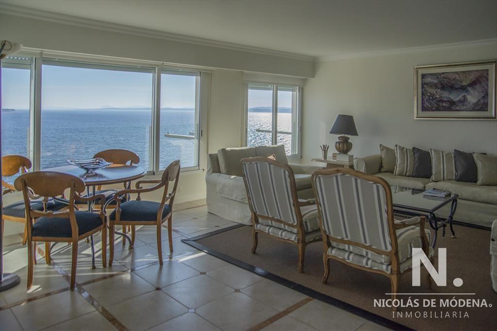 Torre frente al mar, departamento en venta, 3 suites. Punta