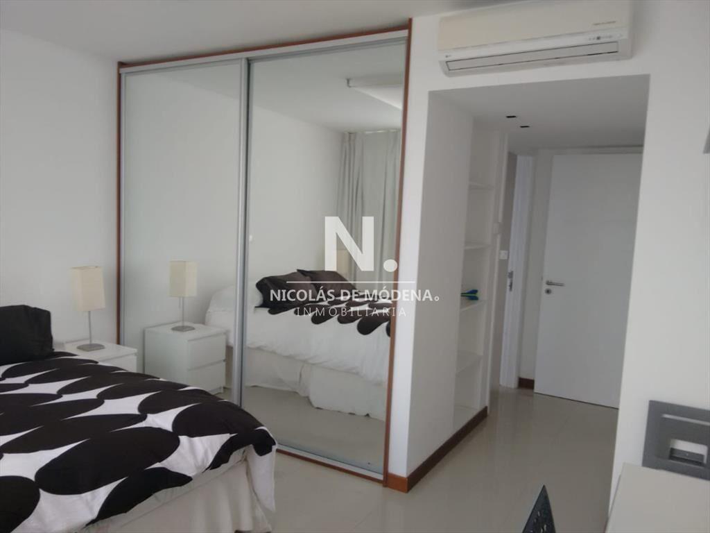Vende Apartamento en Brava de 3 dormitorios, mas dependenci