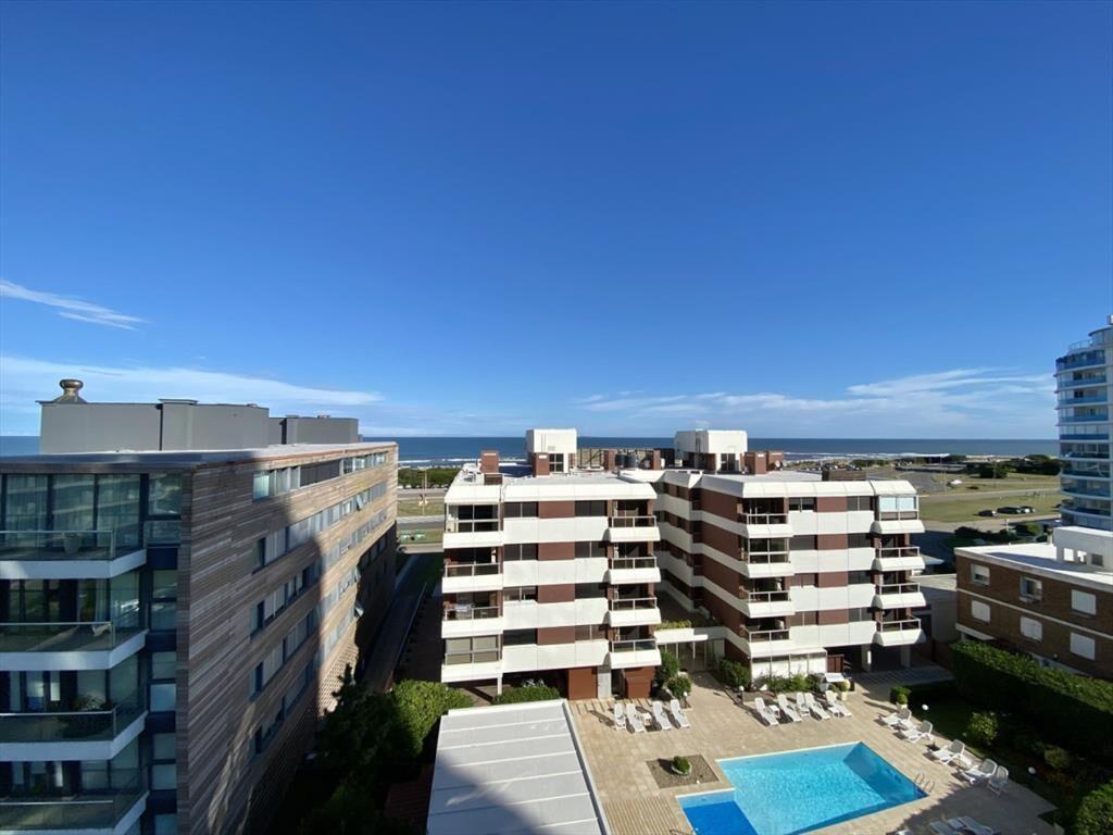 VENTA APARTAMENTO DE 3 DORMITORIOS MAS SOL Y I