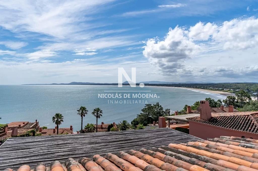 En venta apartamento de 3 dormitorios en Punta