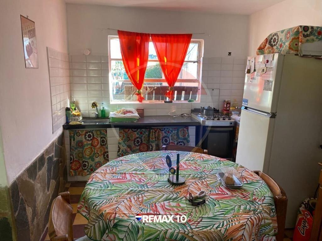 Se vende casa 2 dormitorios buena ubicación
