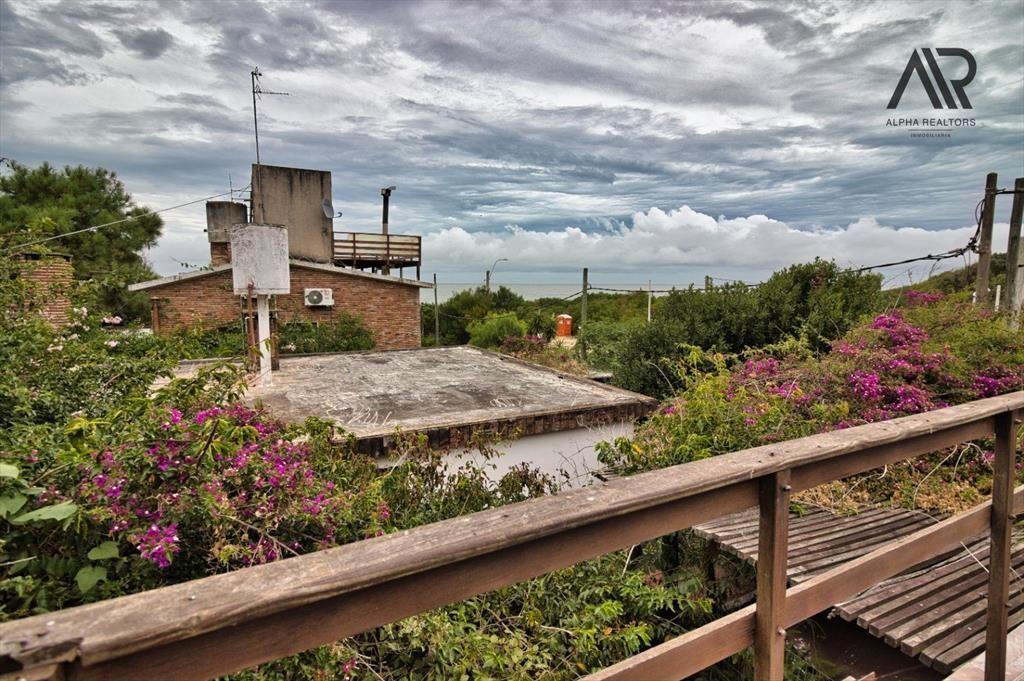 Casa en venta c/ cochera en Biarritz