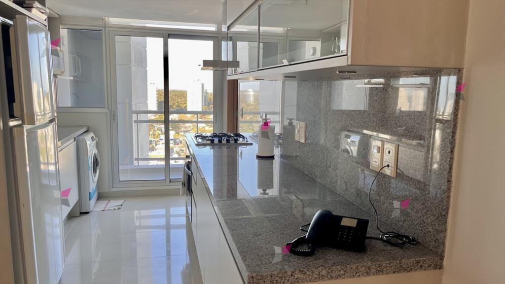 VENTA DE APARTAMENTO DE 3 DORMITORIOS Y SERVICIO