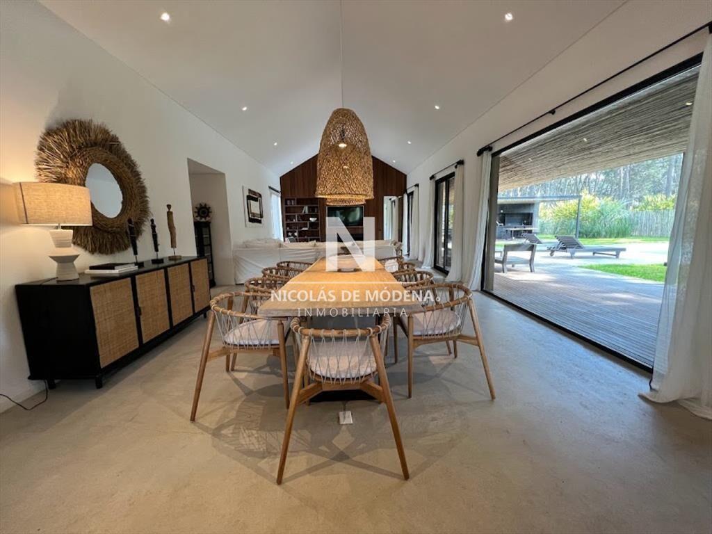 Venta de casa de 4 dormitorios en Pinar del Faro,