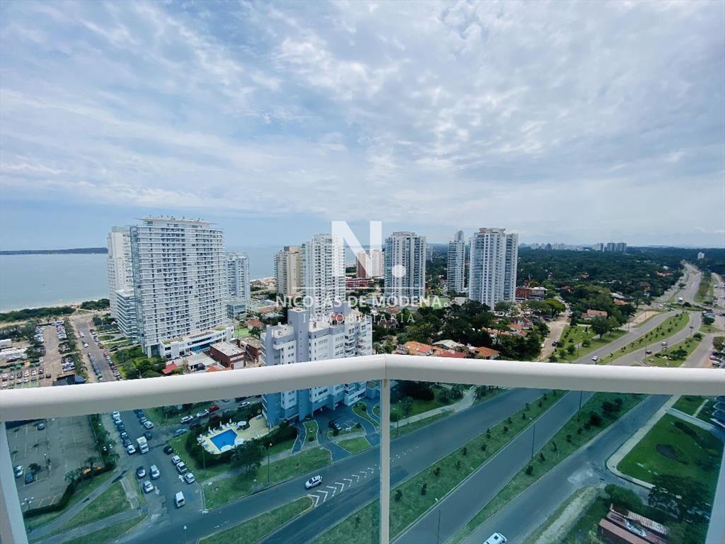 Apartamento en venta en de  3 dormitorios en  del