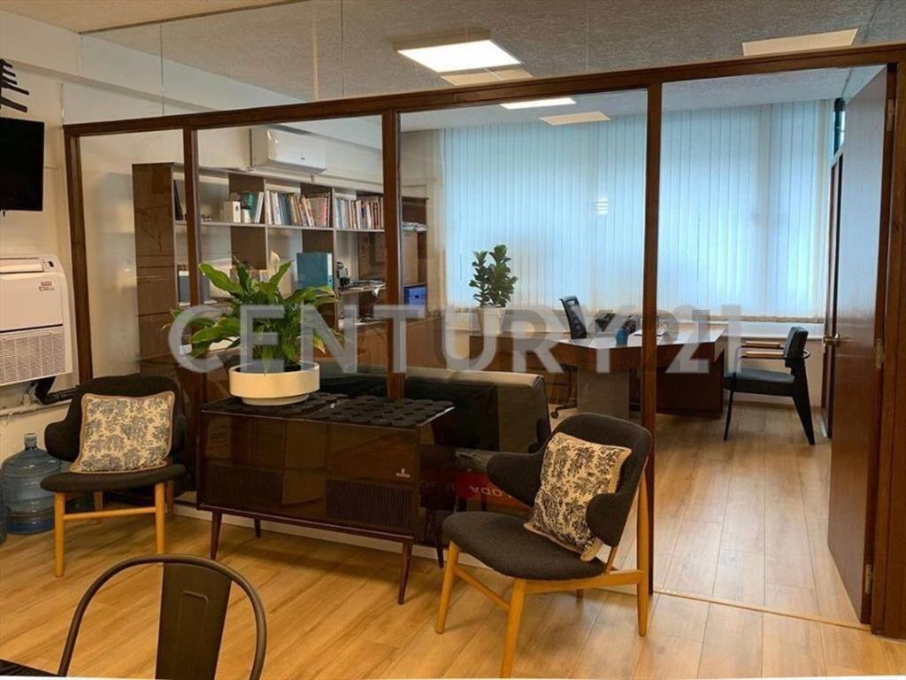Alquiler Oficina 95 M² Totalmente equipada ! Ciudad Vieja...
