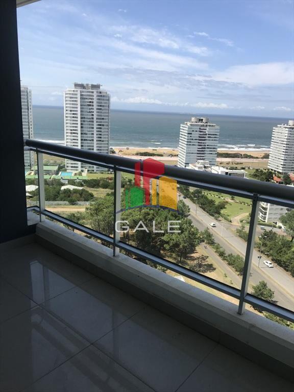 Apartamento en Torre One II. Al frente. unidad de
