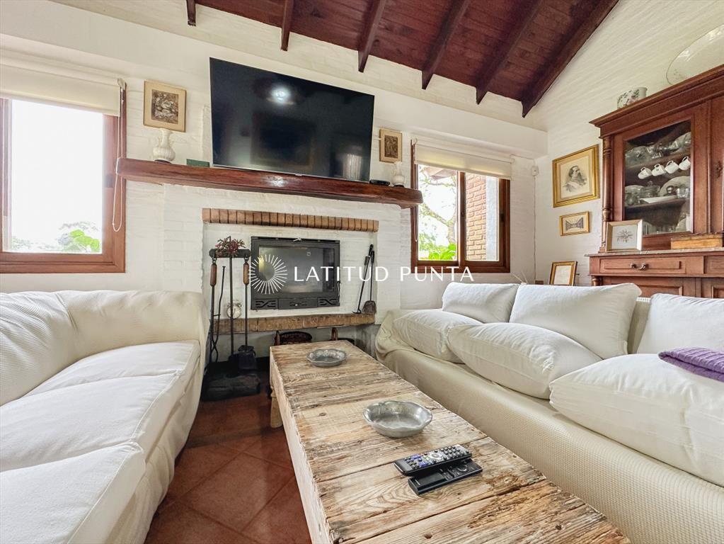 Casa en Jardines de CÃ³rdoba, 3 dormitorios