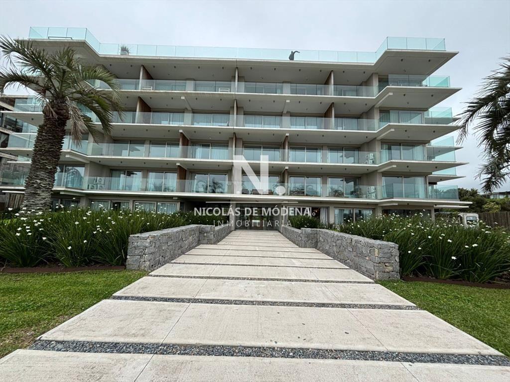 Vende apartamento en Manantiales frente al mar de