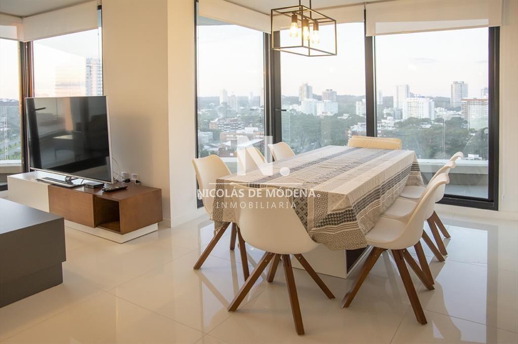 Apartamento en Alquiler de 3 dormitorios en , del