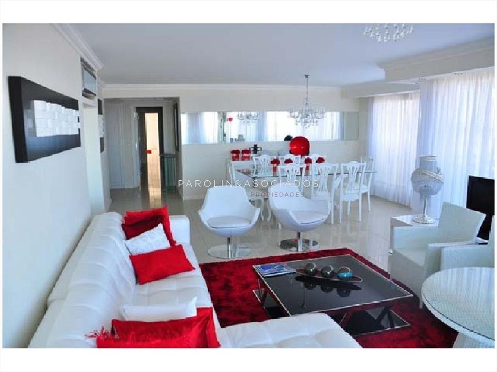 Apartamento en venta de 3 dormitorios en Torre