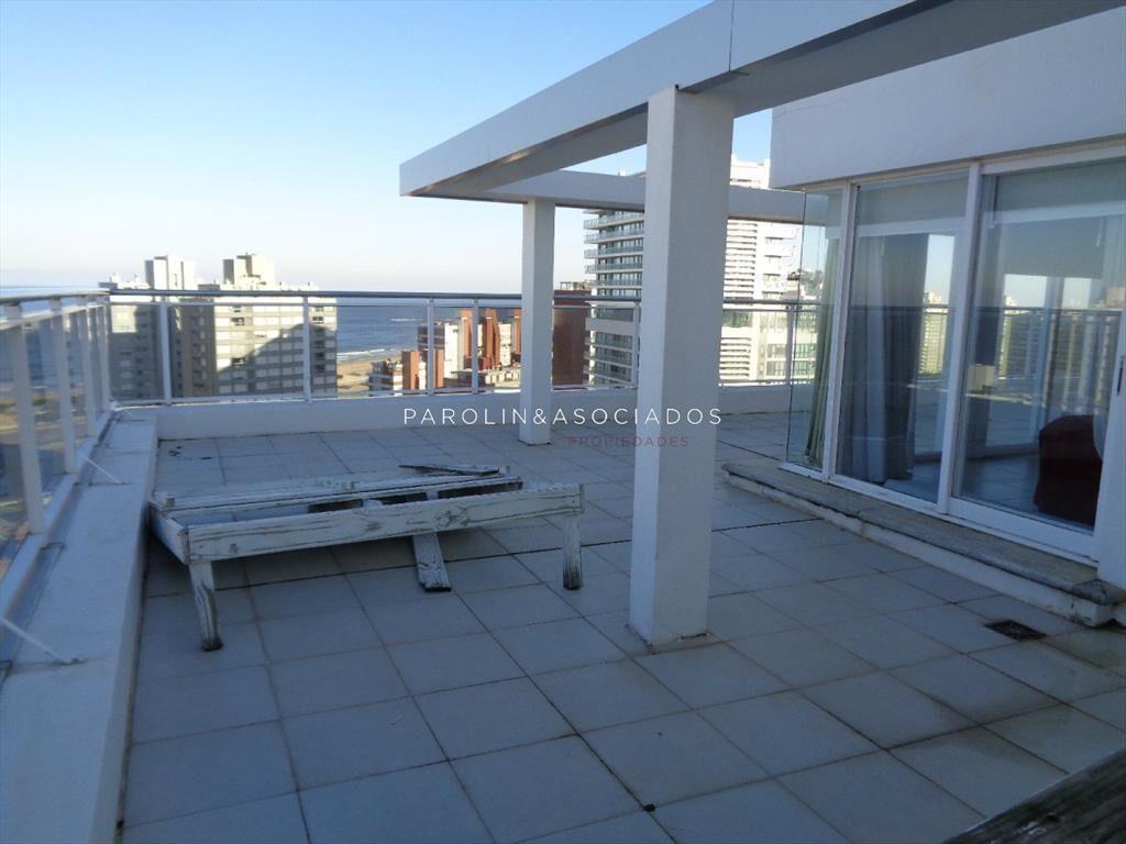Pent House en venta en torre Manhattan, Punta del Este.