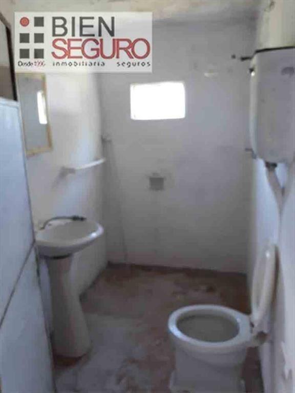 Chacra de 2,7 hás. con 2 casas y un apartamento en venta en