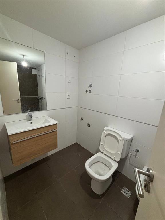 Cesión de Alquiler de Apartamento en Calle Ana Monterroso de