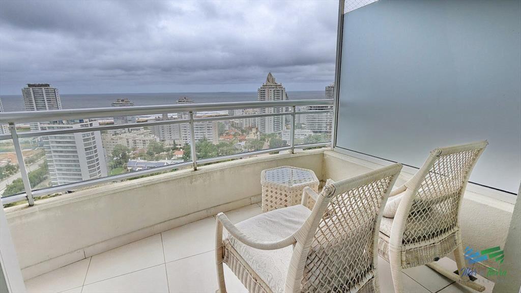 Venta y alquiler de apartamento de 2 dormitorios 2 baños v