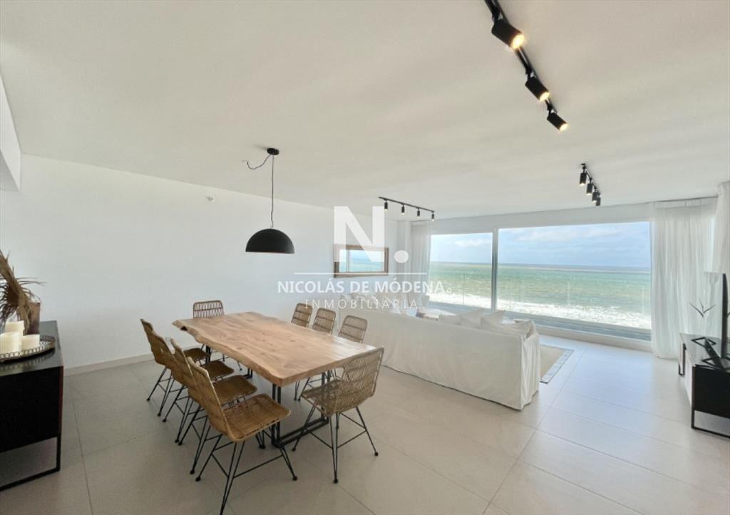 Vende apartamento en Brava - Punta del Este de 4