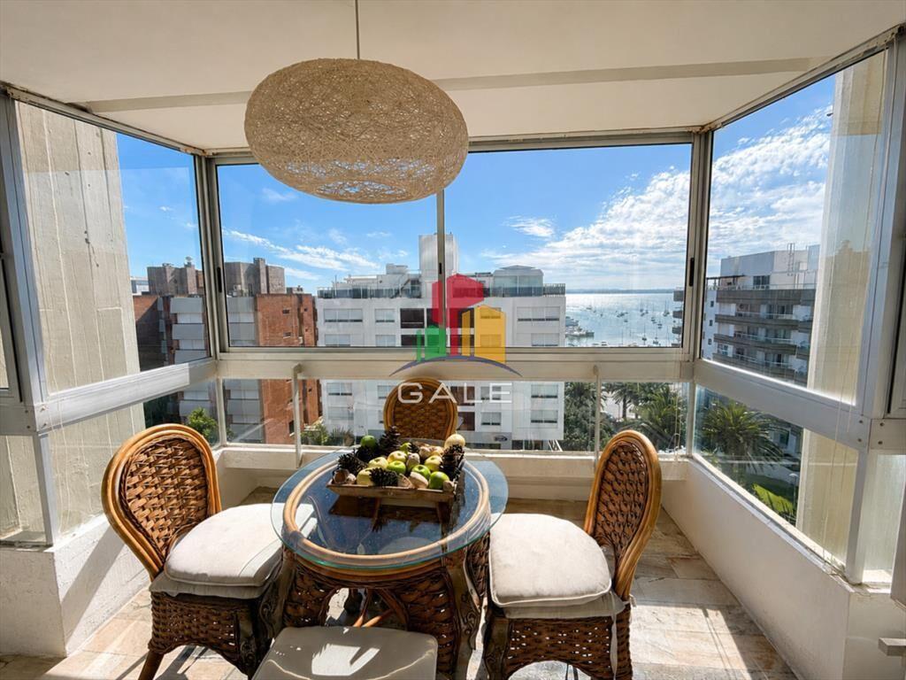 Vende Apartamento en Península - Punta del Este de 3 dormi