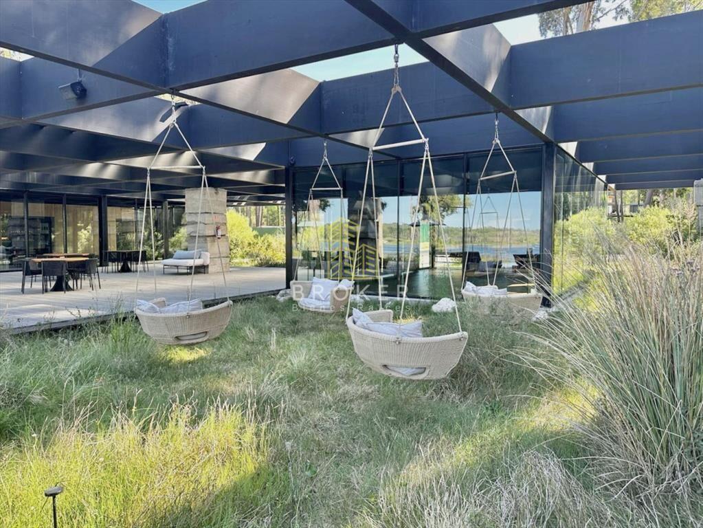 Venta terreno punta del este barrio privado