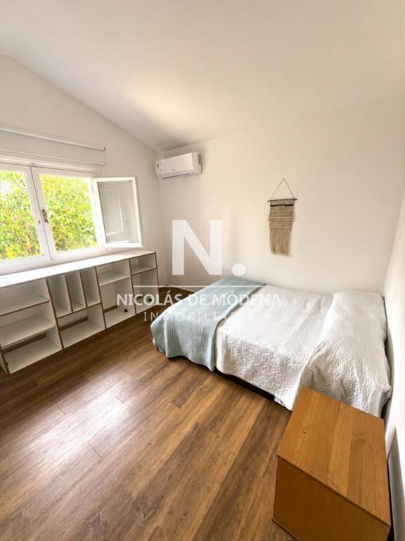 Alquiler de casa de 4 dormitorios en Cantegril, Punta del E