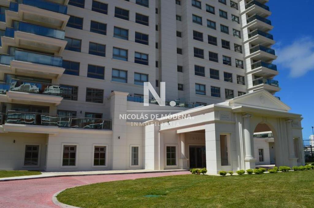 Apartamento en Venta de 3 dormitorios Frente al ,
