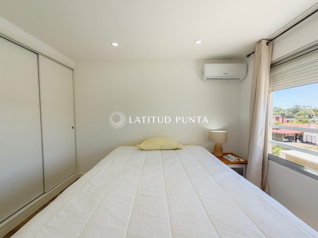 Apartamento en Pinares, 1 dormitorio y piscina