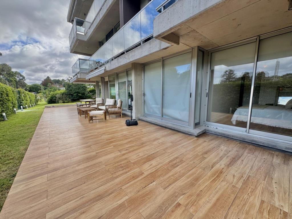APARTAMENTO EN VENTA 3 DORMITORIOS - MANSA INN II