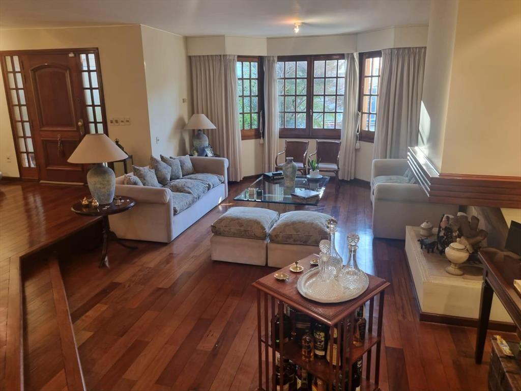 Próximo a Br Artigas y Golf, 380 m2 construidos, terreno de