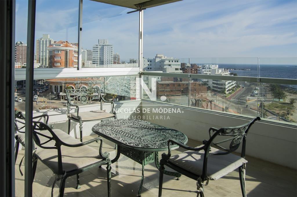 Torre frente al mar, departamento en venta, 3 suites. Punta
