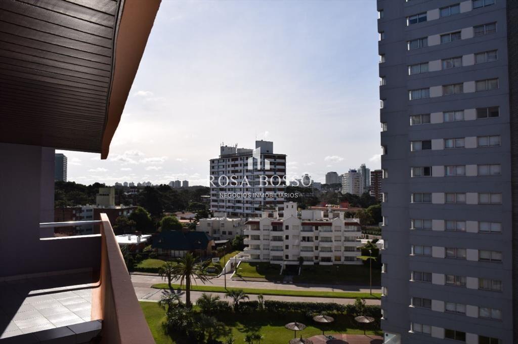 Apartamento en Brava, 2 dormitorios *