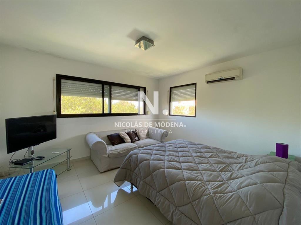 Casa de tres dormitorios en Altos de Punta en