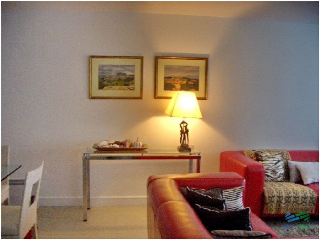 Apartamento de 3 dormitorios con muy buenos en en