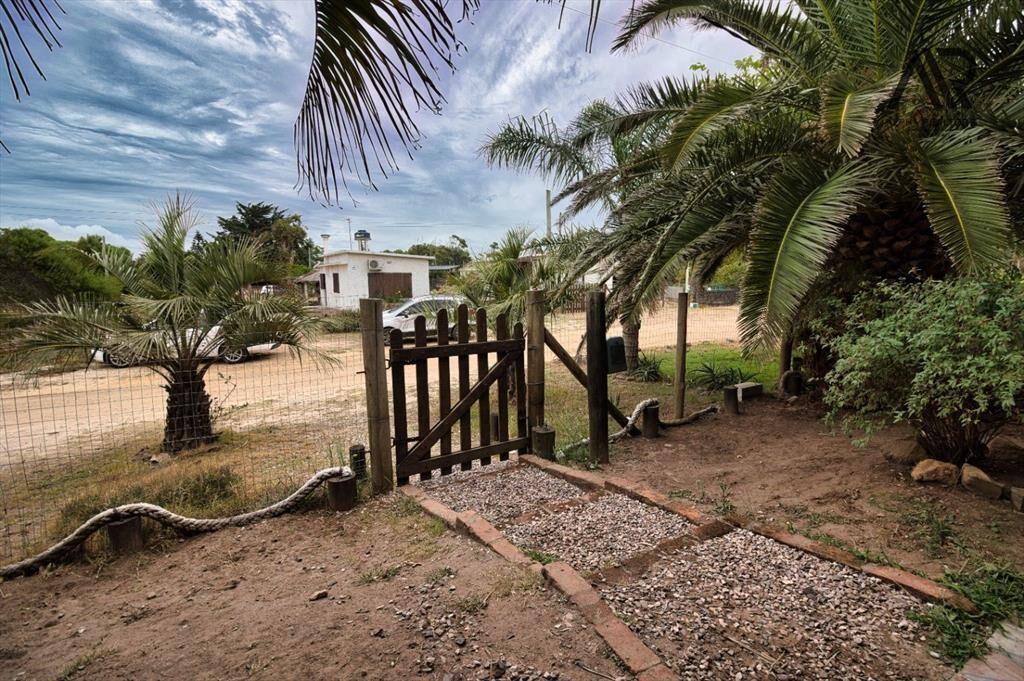 Casa en venta c/ cochera en Biarritz