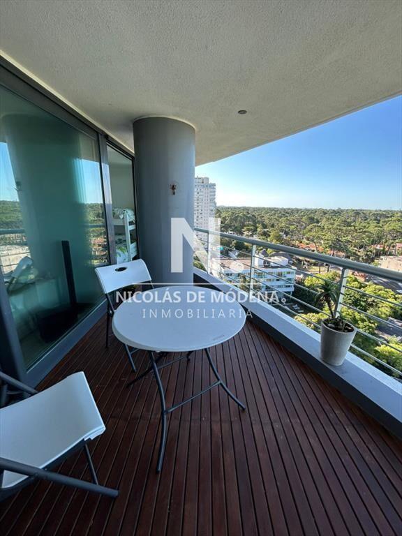 Venta apto 2 dor, 3 baños. Edificio con