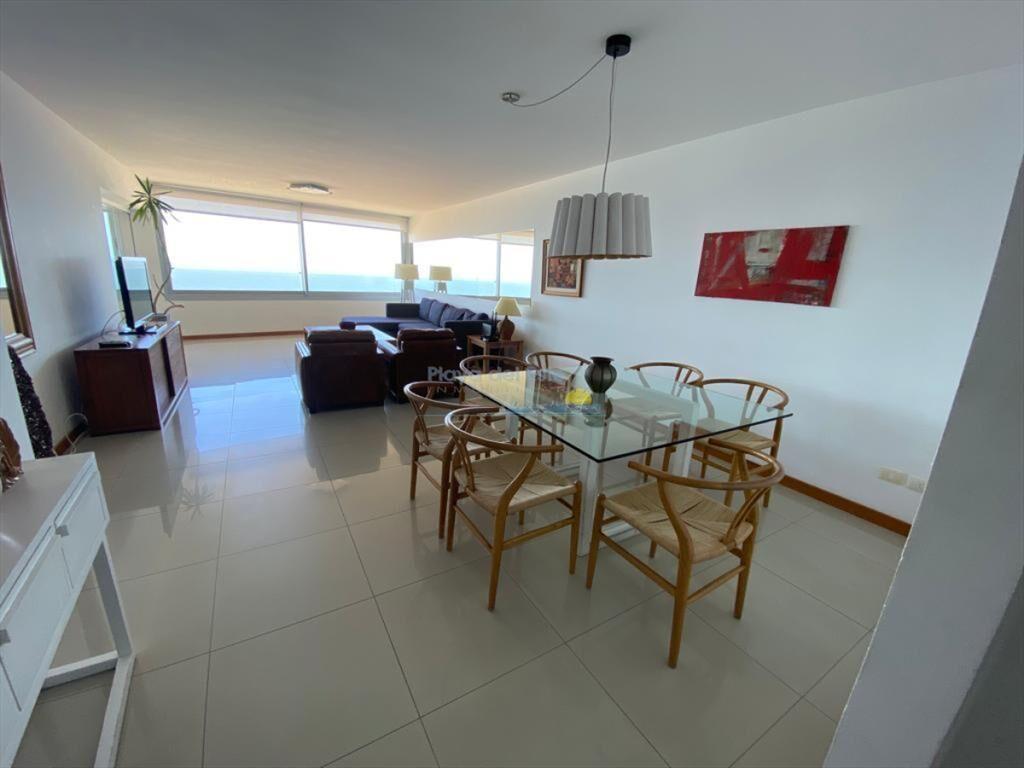 Apartamento en Venta de 3 dormitorios en Punta ,