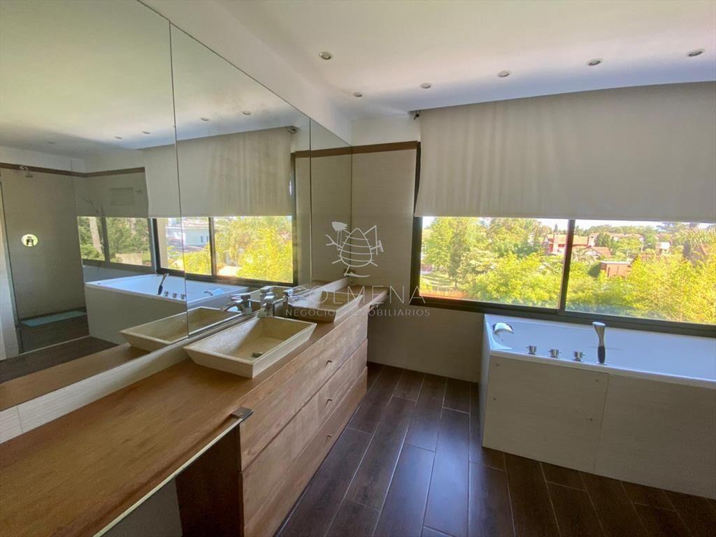 Casa en Rincón del Indio 5 dormitorios con