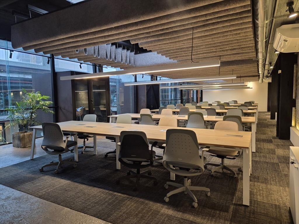 - ALQUILER -OFICINA - COWORK - TODO INCLUIDO - TRES CRUCES-